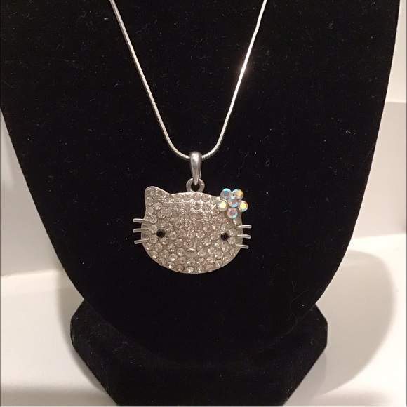 🔴HELLO KITTY CRYSTAL SILVER NECKLACE🔴🔴 - Picture 7 of 9